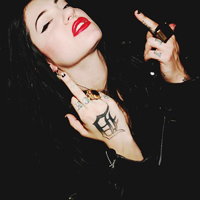 欧美帅气女头像:我的天空_WWW.TQQA.COM