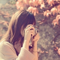 看不到脸的意境女生欧美头像:阳光下你的笑容很_WWW.TQQA.COM