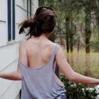欧美超拽霸气女生头像:青春的鸣奏:梦想的回放_WWW.TQQA.COM
