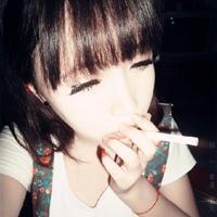 QQ灰色头像女生抽烟型:女人抽烟图_WWW.TQQA.COM