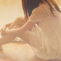 唯美黑色长发女生头像:假如我变成你的回忆_WWW.TQQA.COM