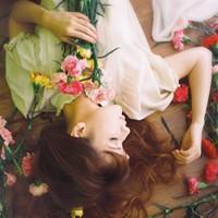 不要低头:森系头像吧女生头像:开心的一个人找自_WWW.TQQA.COM