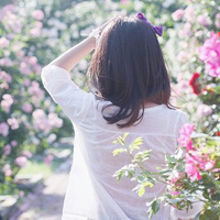 唯美长发女生头像:女生背影长发的优雅永远那么_WWW.TQQA.COM