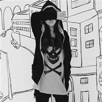 我只能在KTV说爱:伤感颓废黑白女生qq头像_WWW.TQQA.COM