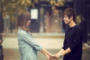 情侣头像图片一左一右+情侣签名图片_WWW.TQQA.COM