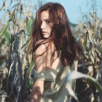 2016唯美欧美女生图片头像:暖色系_WWW.TQQA.COM