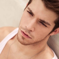 QQ欧美头像男生帅气:欧美帅气男生头像超拽_WWW.TQQA.COM