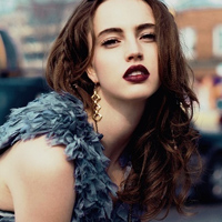 欧美风知性女生qq头像:每天想你i_WWW.TQQA.COM