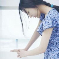 专属女生的意境头像唯美女生一个人_WWW.TQQA.COM