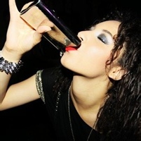 欧美头像女生女皇:精选淡然_WWW.TQQA.COM