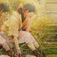 小清新阳光QQ女生头像:思念化作回忆_WWW.TQQA.COM