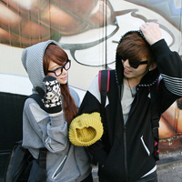 双人情侣头像两人一张:有你就不会感到不安_WWW.TQQA.COM