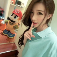 身穿娃娃领衣服的唯美女生头像:傻得太天真_WWW.TQQA.COM