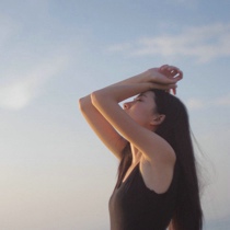 女生一个人孤单头像:唯美又伤感_WWW.TQQA.COM