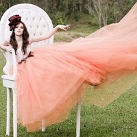 演绎完美女人:意境婚纱QQ头像_WWW.TQQA.COM