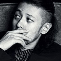 小田切让电影自裁QQ头像_WWW.TQQA.COM