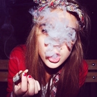 欧美女生吸烟头像_WWW.TQQA.COM