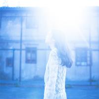我们爱像流星或许这是宿命:悲伤的欧美高清女头_WWW.TQQA.COM