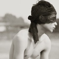 QQ欧美头像男生帅气:欧美帅气男生头像超拽_WWW.TQQA.COM