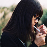 抽烟的女生头像:非主流你跟不上的潮流_WWW.TQQA.COM