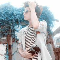 一人一边情侣QQ头像:男左女右_WWW.TQQA.COM