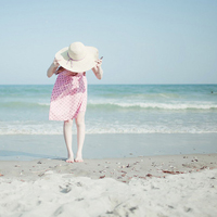 唯美长裙自然风:你不爱有人爱_WWW.TQQA.COM