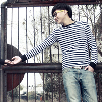 穿情侣装的情侣头像一对/2张_WWW.TQQA.COM