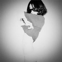 我的灰色世界谁懂:女生灰色头像颓废高清大图_WWW.TQQA.COM