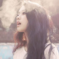 唯美阳光女生头像侧面:和你的记忆在慢慢褪色_WWW.TQQA.COM