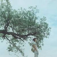 海边唯美男生头像:勾起的回忆_WWW.TQQA.COM