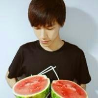 95后夏天吃西瓜情侣头像:小清新:愿意为你改变_WWW.TQQA.COM