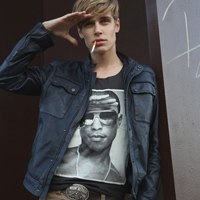 欧美头像男生霸道:为你放下执念_WWW.TQQA.COM