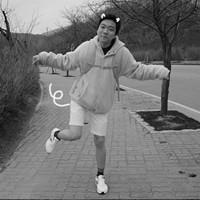 QQ情侣头像大全没字的:幸福的一男一女_WWW.TQQA.COM