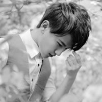 灰色帅哥头像:坚强的自己_WWW.TQQA.COM