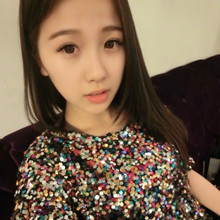 抱着小狗的可爱女生头像:卖萌是与身俱来的天赋_WWW.TQQA.COM