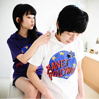 爱你永不退却:小清新情侣头像一左一右:风再大吹_WWW.TQQA.COM