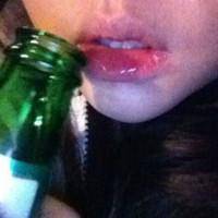 非主流红唇女生头像:你的温柔杀死我_WWW.TQQA.COM