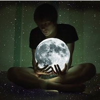非主流情侣头像一左一右:海亲吻蓝了天_WWW.TQQA.COM