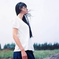 QQ唯美女生头像:风雨我帮你挡在身后_WWW.TQQA.COM