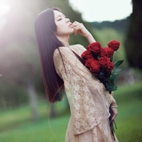 花一样的女神:唯美意境侧脸女生头像_WWW.TQQA.COM