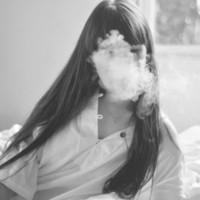 黑色头像女生秃废:心被上了锁_WWW.TQQA.COM