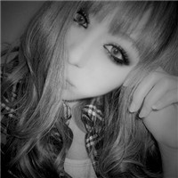 qq女生冷酷黑白头像_WWW.TQQA.COM