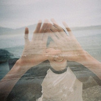 自搭QQ情侣头像:只不过想好好爱一个人_WWW.TQQA.COM