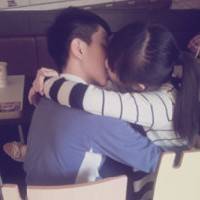 90后情侣kiss头像:时光盗不走爱人_WWW.TQQA.COM