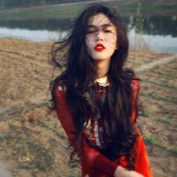 自信心爆棚:唯美红色气质女头像_WWW.TQQA.COM