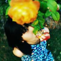 森系带花女生头像:赠人玫瑰:手有余香_WWW.TQQA.COM