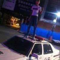 无可替代你的爱:一男一女求搭配情侣头像_WWW.TQQA.COM