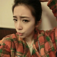 抱着小狗的可爱女生头像:卖萌是与身俱来的天赋_WWW.TQQA.COM
