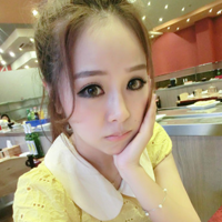 抱着小狗的可爱女生头像:卖萌是与身俱来的天赋_WWW.TQQA.COM