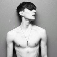 昨夜随风:QQ欧美高清男头像_WWW.TQQA.COM